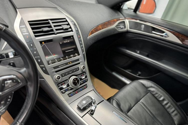 Used Lincoln MKZ 2017 2.0T Luxury Edition Interior 10