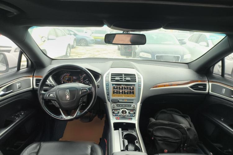Used Lincoln MKZ 2017 2.0T Luxury Edition Interior 2