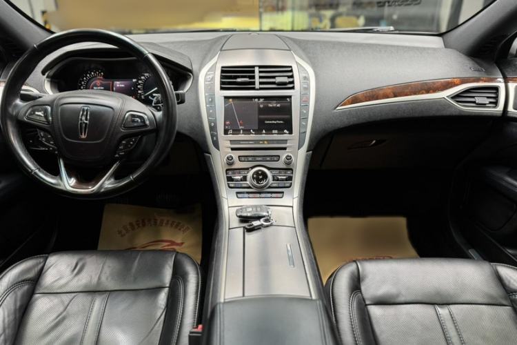 Used Lincoln MKZ 2017 2.0T Luxury Edition Interior 2