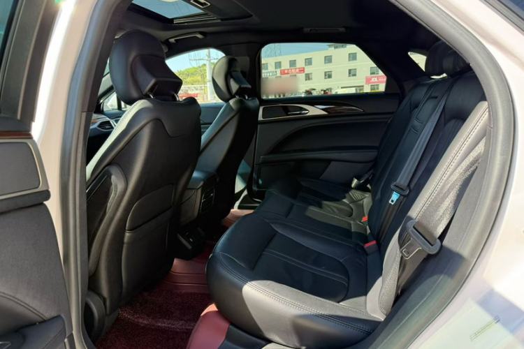 Used Lincoln MKZ 2017 2.0T Luxury Edition Interior 3