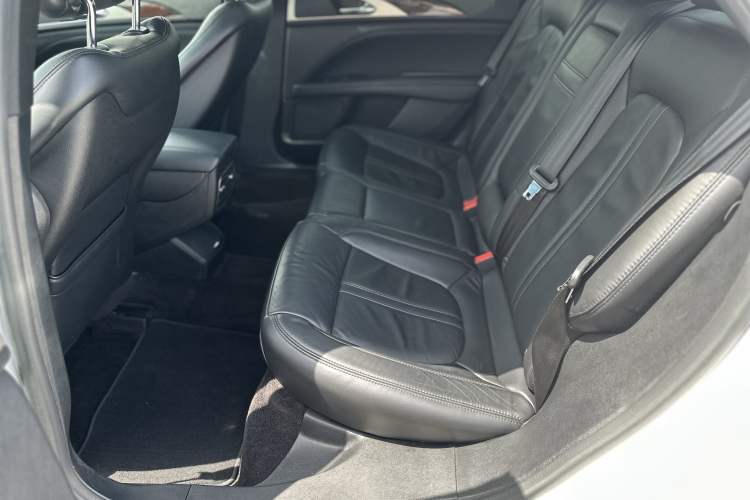 Used Lincoln MKZ 2017 2.0T Luxury Edition Interior 4