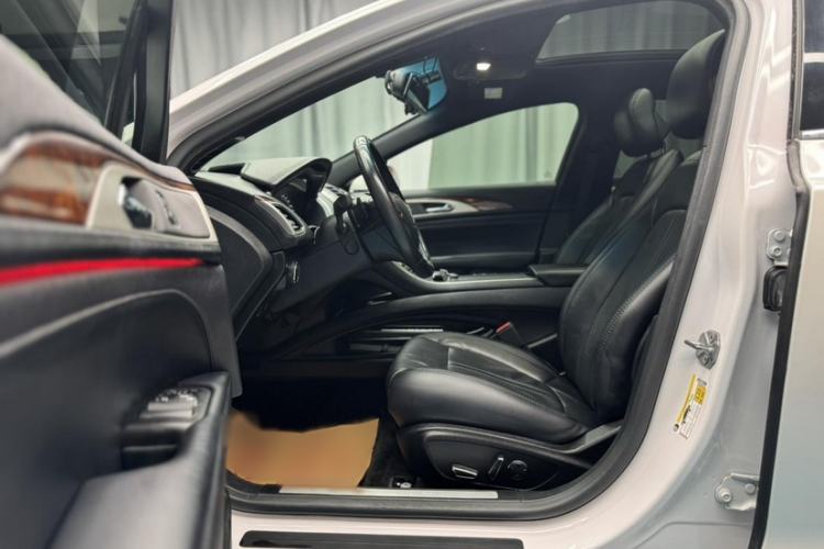 Used Lincoln MKZ 2017 2.0T Luxury Edition Interior 6