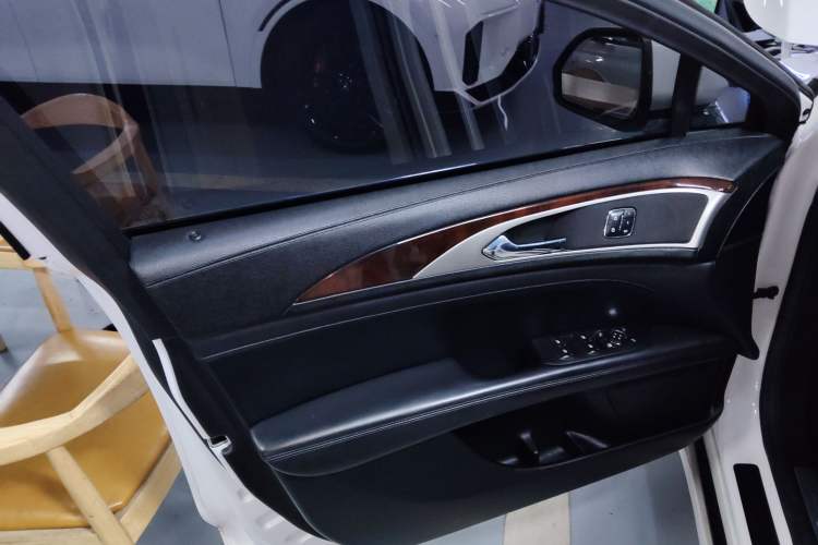 Used Lincoln MKZ 2017 2.0T Luxury Edition Left Front Door Interior