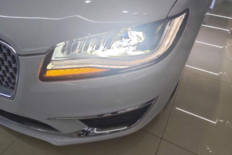 Used Lincoln MKZ 2017 2.0T Luxury Edition Left Front Headlight