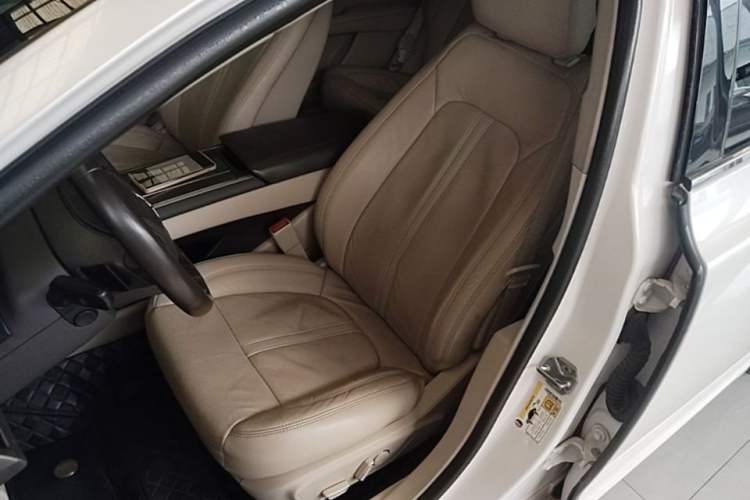 Used Lincoln MKZ 2017 2.0T Luxury Edition Left Front Seat