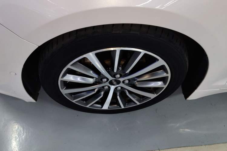 Used Lincoln MKZ 2017 2.0T Luxury Edition Left Front Wheel Hub