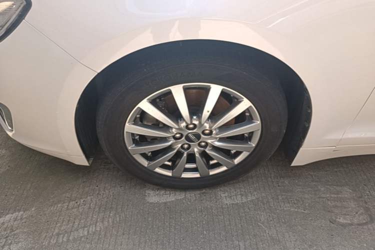 Used Lincoln MKZ 2017 2.0T Luxury Edition Left Front Wheel Hub