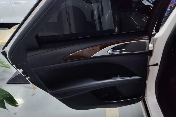 Used Lincoln MKZ 2017 2.0T Luxury Edition Left Rear Door Interior