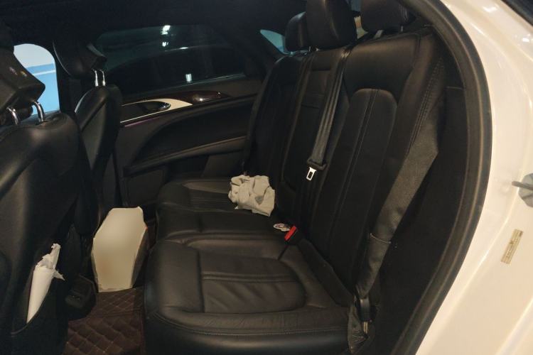 Used Lincoln MKZ 2017 2.0T Luxury Edition Left Rear Seat