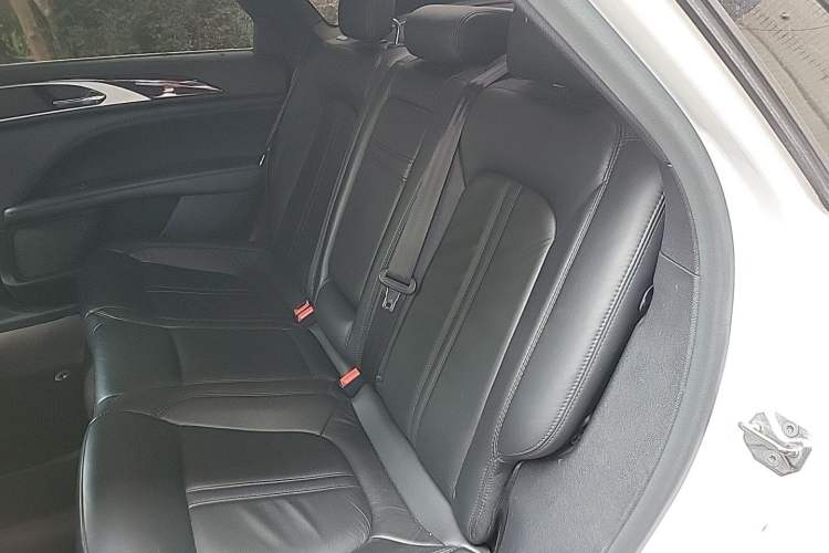 Used Lincoln MKZ 2017 2.0T Luxury Edition Left Rear Seat