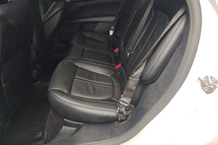 Used Lincoln MKZ 2017 2.0T Luxury Edition Left Rear Seat
