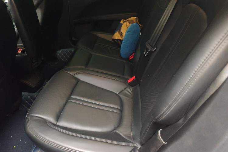 Used Lincoln MKZ 2017 2.0T Luxury Edition Left Rear Seat