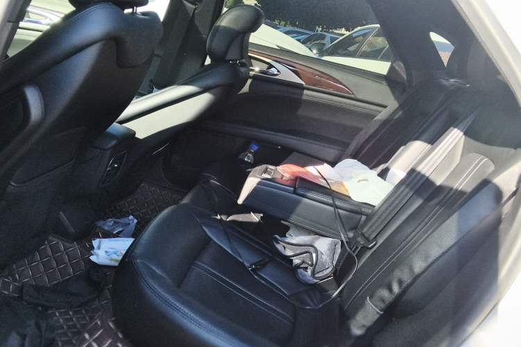 Used Lincoln MKZ 2017 2.0T Luxury Edition Left Rear Seat