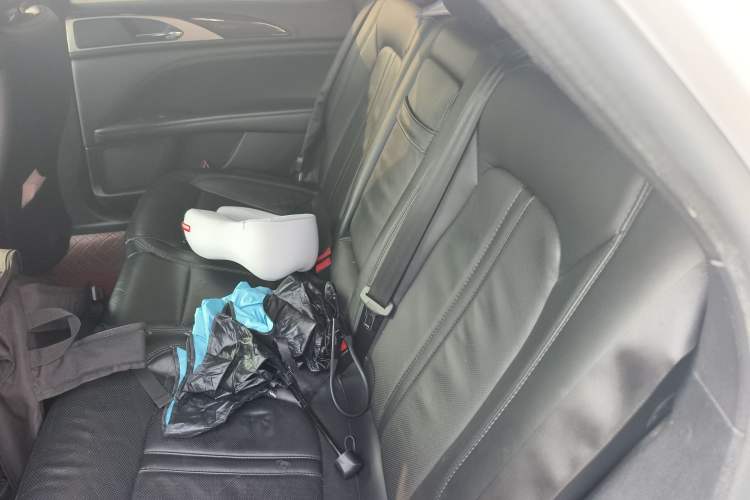 Used Lincoln MKZ 2017 2.0T Luxury Edition Left Rear Seat