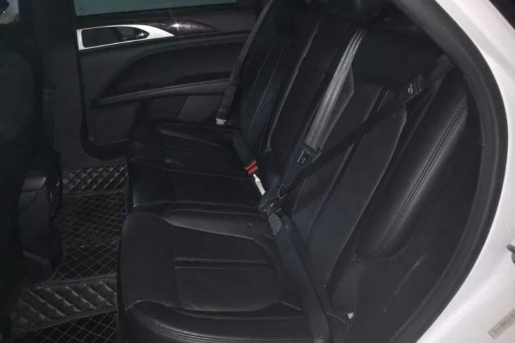 Used Lincoln MKZ 2017 2.0T Luxury Edition Left Rear Seat