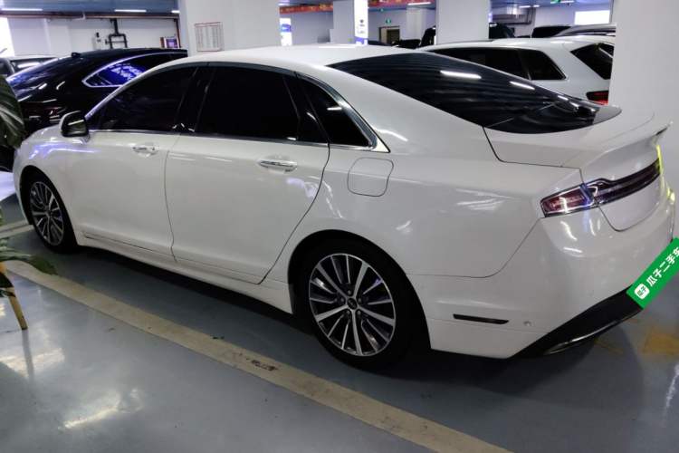 Used Lincoln MKZ 2017 2.0T Luxury Edition Left Side