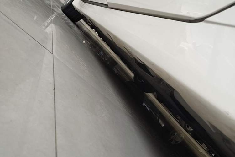 Used Lincoln MKZ 2017 2.0T Luxury Edition Left Side Sill