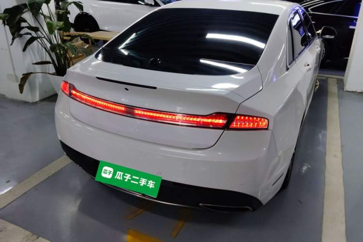 Used Lincoln MKZ 2017 2.0T Luxury Edition Rear Right 45 Deg