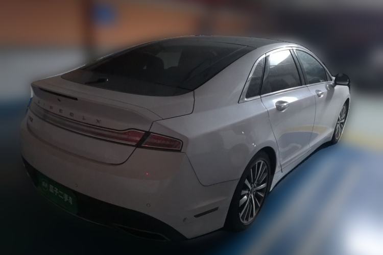 Used Lincoln MKZ 2017 2.0T Luxury Edition Rear Right 45 Deg