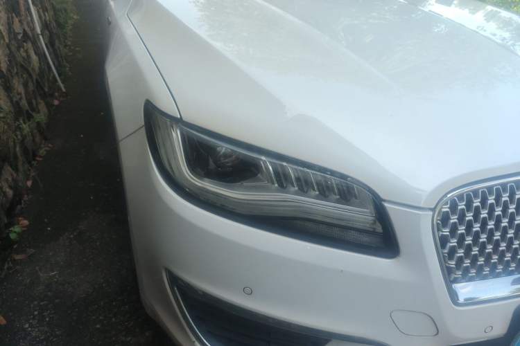 Used Lincoln MKZ 2017 2.0T Luxury Edition Right Front Headlight