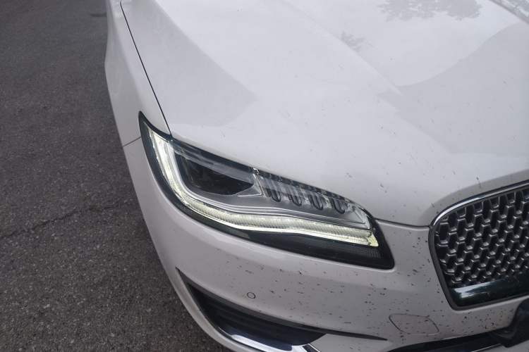 Used Lincoln MKZ 2017 2.0T Luxury Edition Right Front Headlight