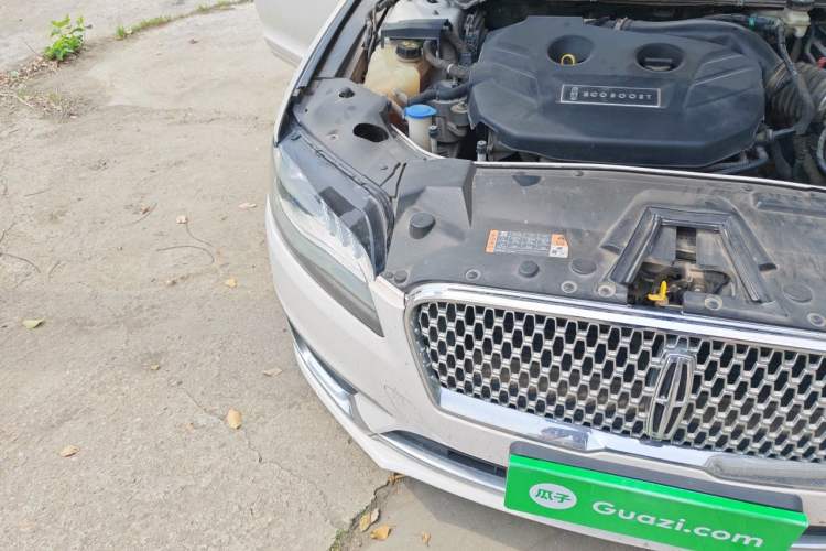 Used Lincoln MKZ 2017 2.0T Luxury Edition Right Front Headlight