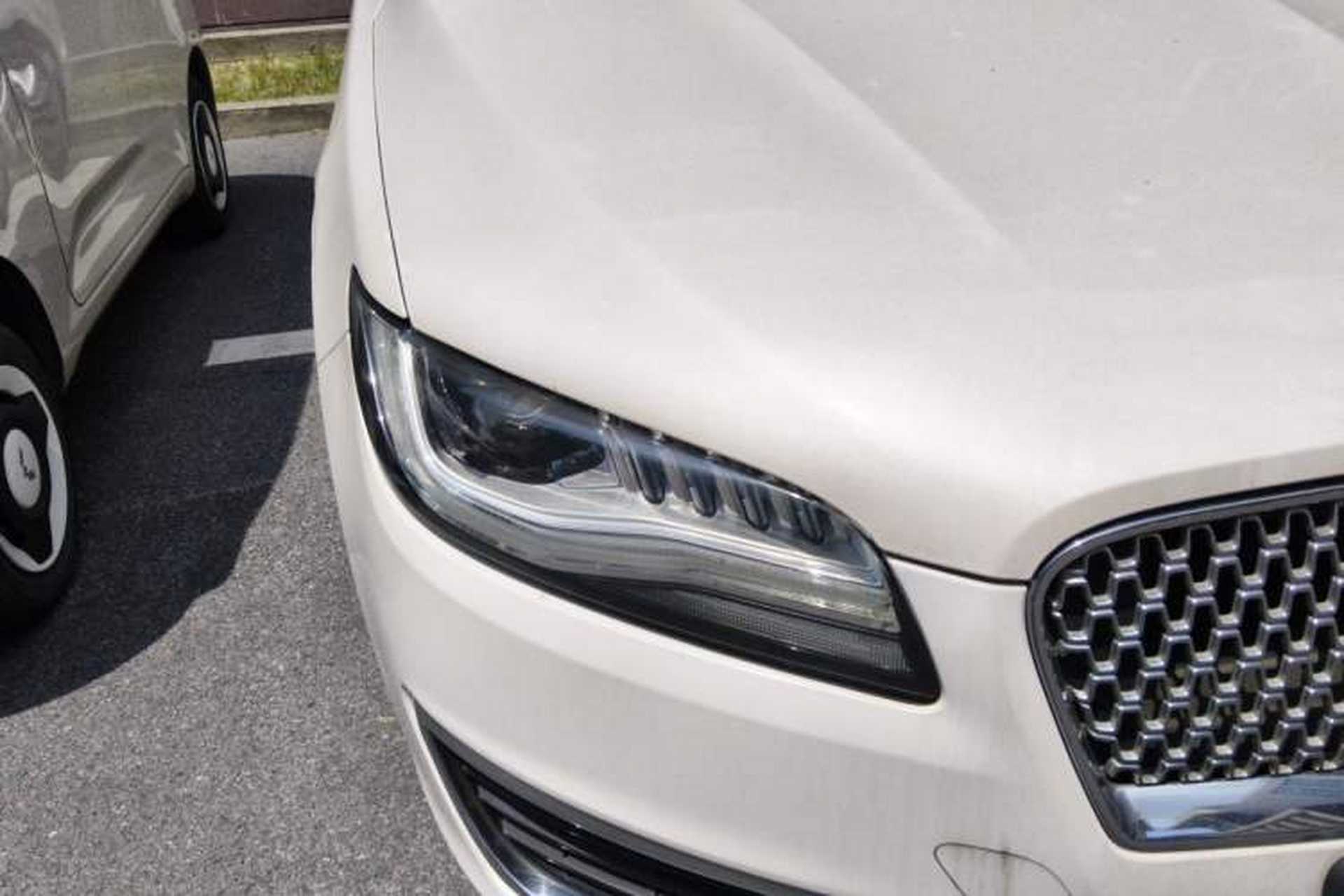 Used Lincoln MKZ 2017 2.0T Luxury Edition Right Front Headlight