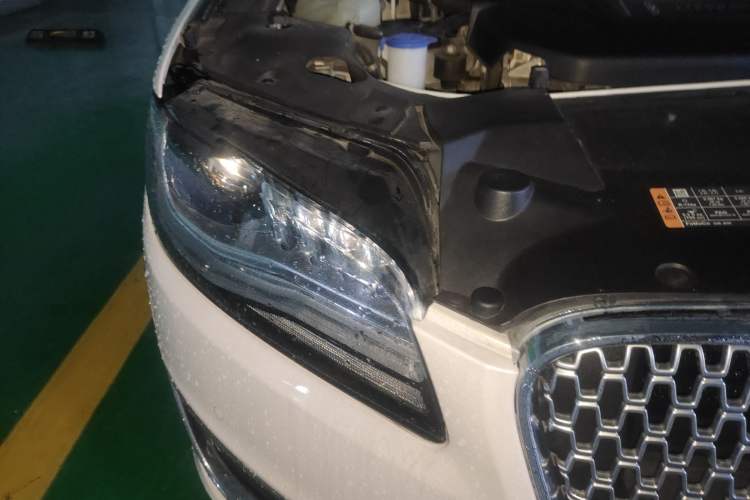 Used Lincoln MKZ 2017 2.0T Luxury Edition Right Front Headlight
