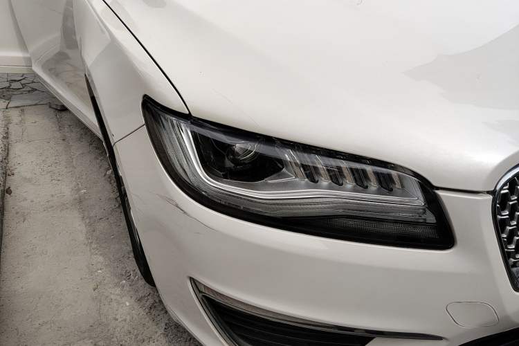 Used Lincoln MKZ 2017 2.0T Luxury Edition Right Front Headlight