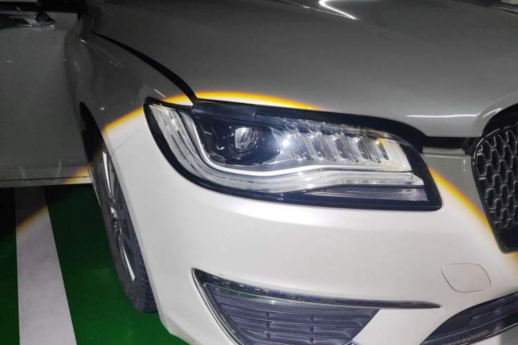 Used Lincoln MKZ 2017 2.0T Luxury Edition Right Front Headlight