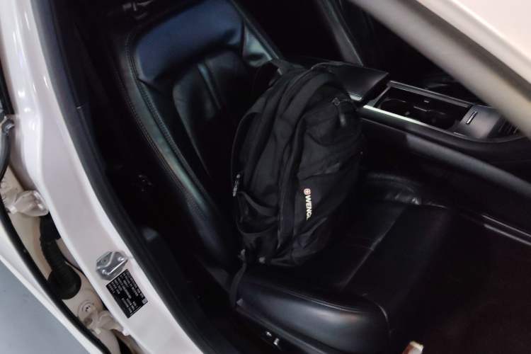 Used Lincoln MKZ 2017 2.0T Luxury Edition Right Front Seat