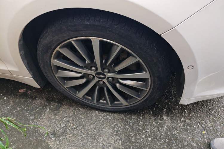 Used Lincoln MKZ 2017 2.0T Luxury Edition Right Front Wheel Hub