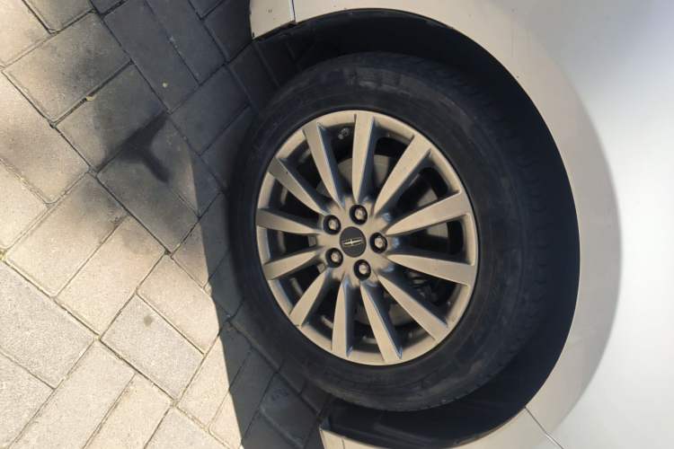 Used Lincoln MKZ 2017 2.0T Luxury Edition Right Front Wheel Hub