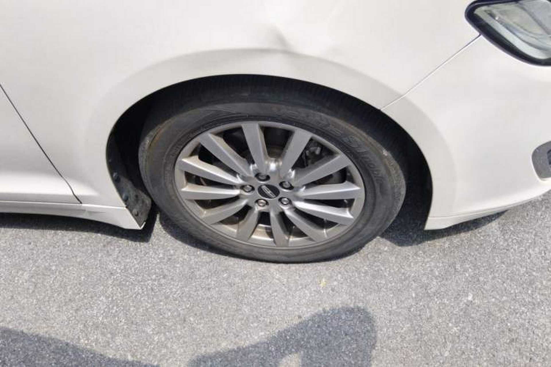 Used Lincoln MKZ 2017 2.0T Luxury Edition Right Front Wheel Hub