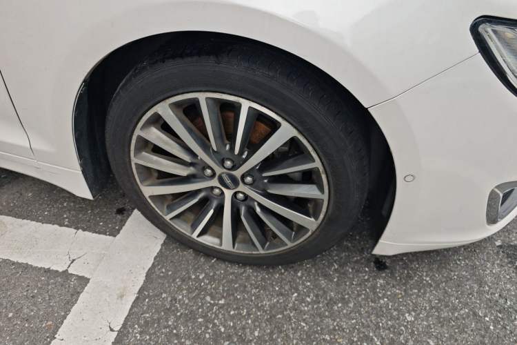 Used Lincoln MKZ 2017 2.0T Luxury Edition Right Front Wheel Hub