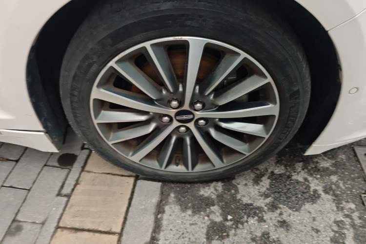 Used Lincoln MKZ 2017 2.0T Luxury Edition Right Front Wheel Hub