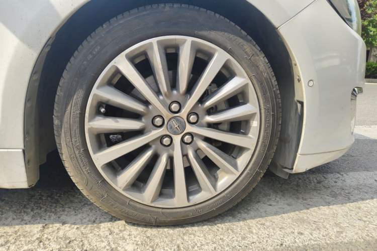 Used Lincoln MKZ 2017 2.0T Luxury Edition Right Front Wheel Hub