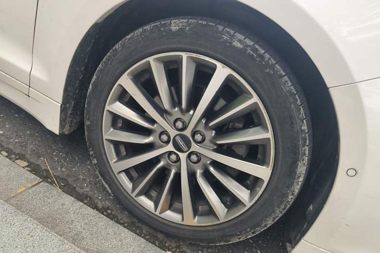 Used Lincoln MKZ 2017 2.0T Luxury Edition Right Front Wheel Hub