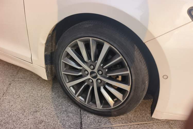 Used Lincoln MKZ 2017 2.0T Luxury Edition Right Front Wheel Hub