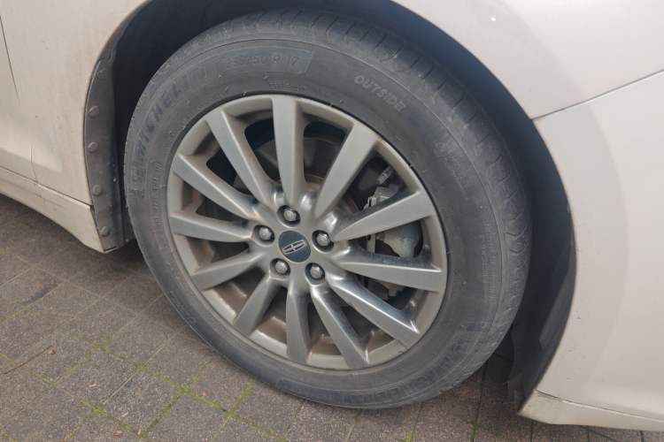 Used Lincoln MKZ 2017 2.0T Luxury Edition Right Front Wheel Hub