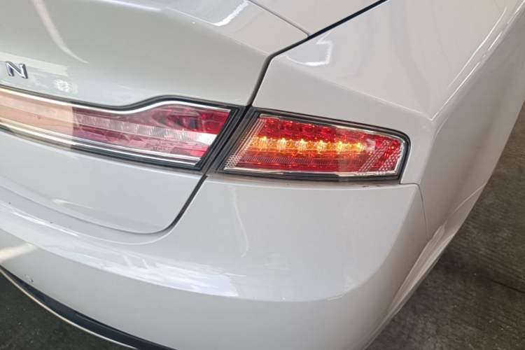 Used Lincoln MKZ 2017 2.0T Luxury Edition Right Rear Taillight
