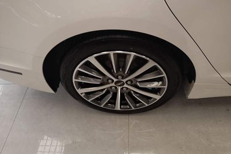 Used Lincoln MKZ 2017 2.0T Luxury Edition Right Rear Wheel Hub
