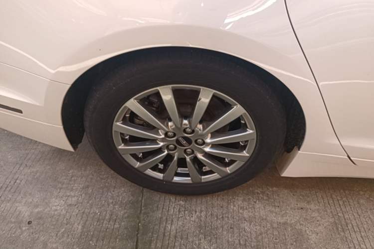 Used Lincoln MKZ 2017 2.0T Luxury Edition Right Rear Wheel Hub