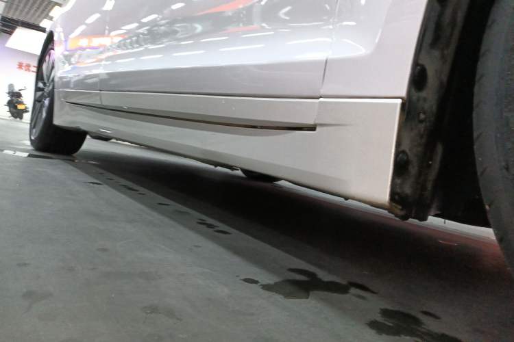Used Lincoln MKZ 2017 2.0T Prestige Edition Right Side Sill