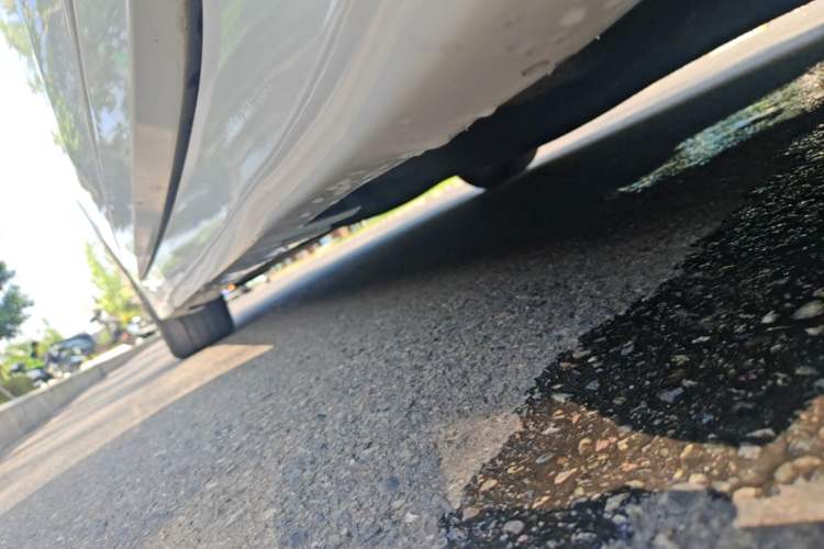 Used Lincoln MKZ 2017 2.0T Luxury Edition Right Side Sill