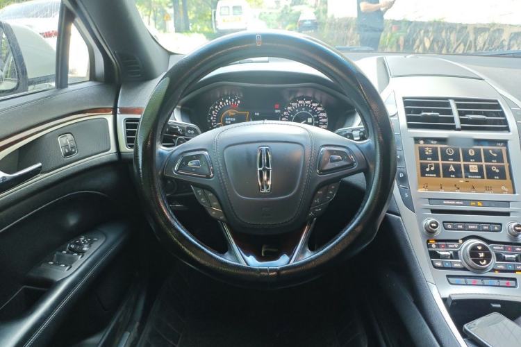 Used Lincoln MKZ 2017 2.0T Luxury Edition Steering Wheel