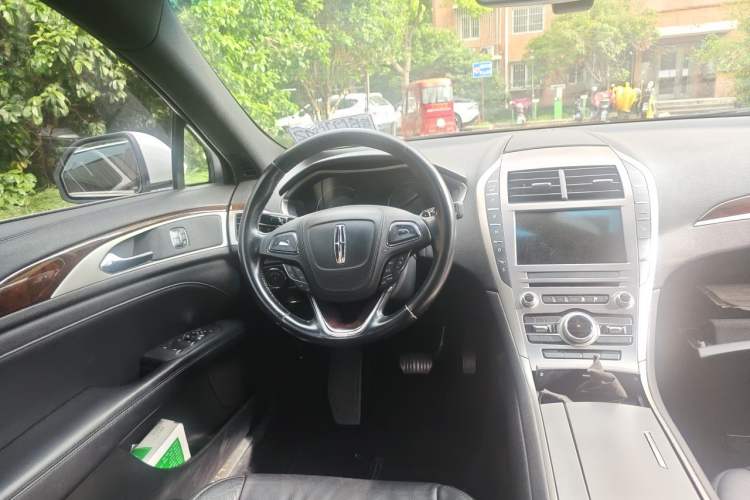 Used Lincoln MKZ 2017 2.0T Luxury Edition Steering Wheel