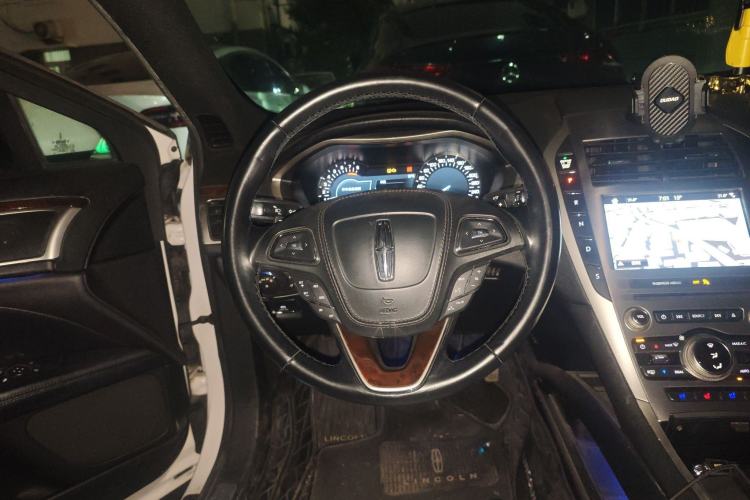 Used Lincoln MKZ 2017 2.0T Luxury Edition Steering Wheel
