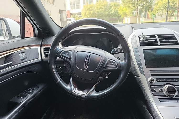 Used Lincoln MKZ 2017 2.0T Luxury Edition Steering Wheel