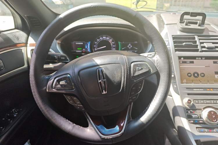 Used Lincoln MKZ 2017 2.0H Hybrid Luxury Edition Steering Wheel